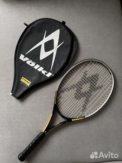 Теннисная ракетка