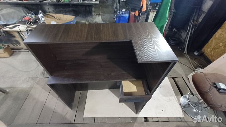 Стойка ресепшен на заказ