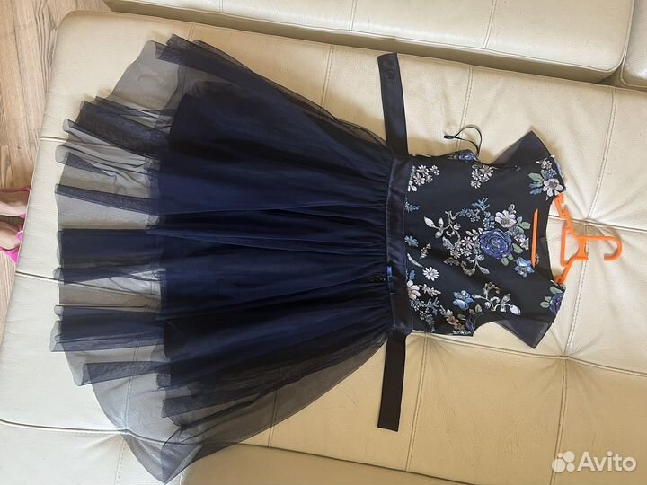 Платье для девочки нарядное 146