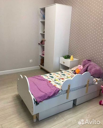 Детская кровать со столом