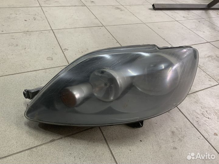 Фара левая VW Golf plus 2005-2009