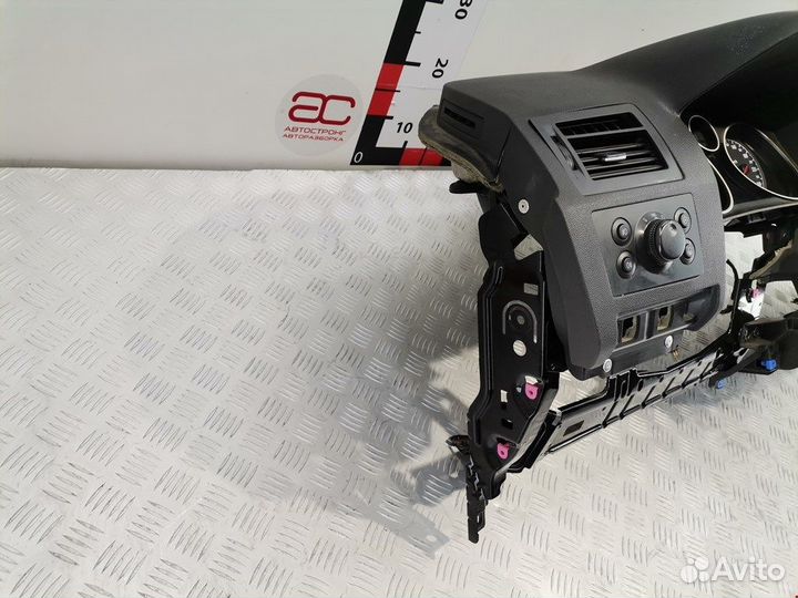 Торпедо (панель передняя) для Opel Zafira B