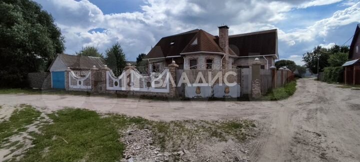 Дом 229 м² на участке 7 сот.