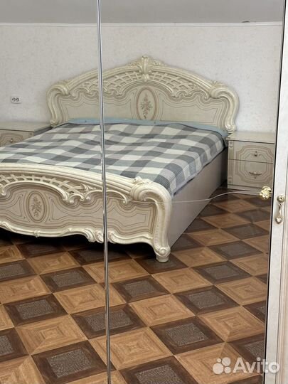 Спальный гарнитур