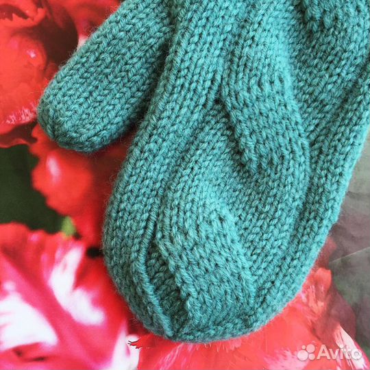 Варежки женские