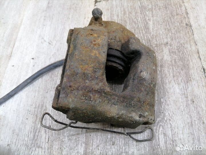 Суппорт передний правый Mercedes Benz E-Class W210