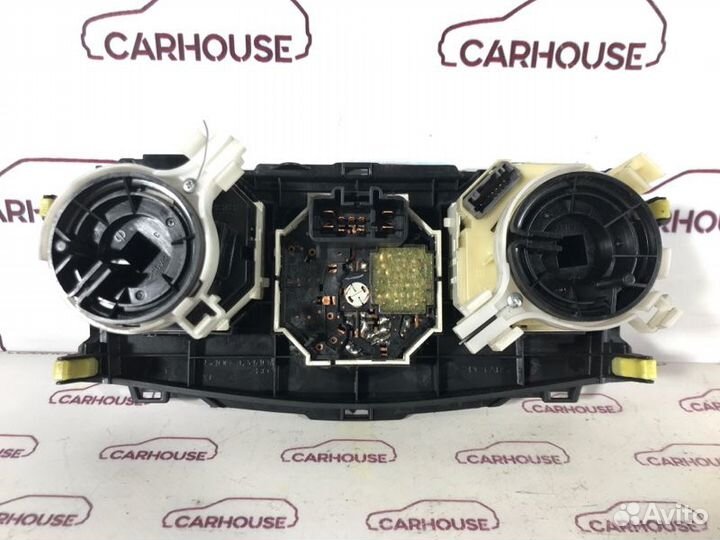 Блок управления климат-контролем Toyota Corolla