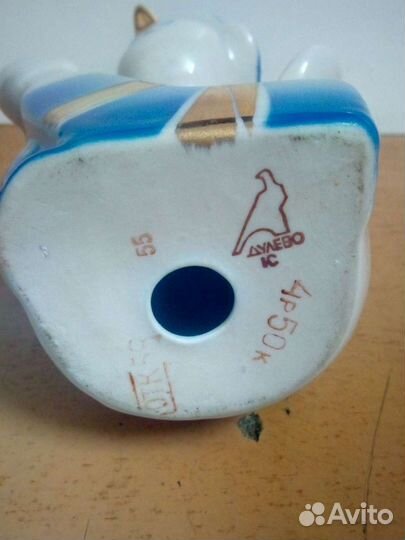 Фарфоровая статуэтка, кубок