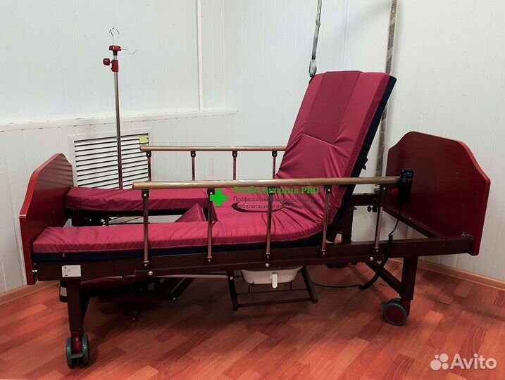 Медицинская кровать для инвалидов