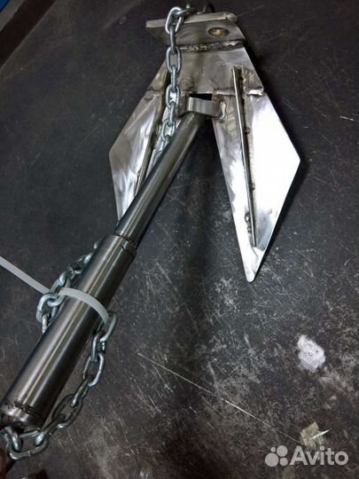 Якорь для лодки