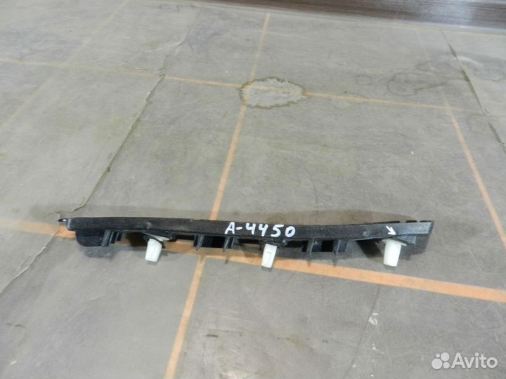 Кронштейн бампера зад.правый (хэтчбек) -Kia Rio 3