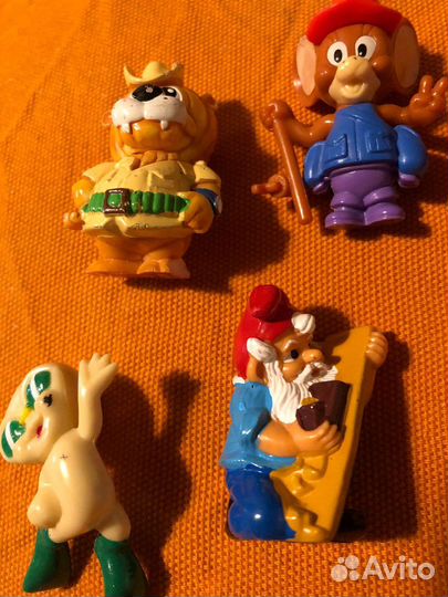 Разные фигурки из коллекций киндер сюрприз