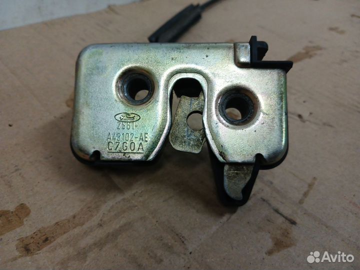 Замок багажника Ford Fiesta