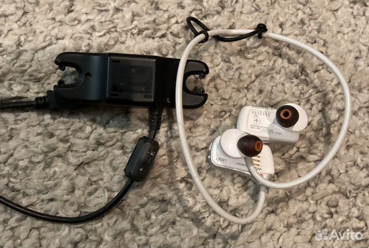 Наушники Sony