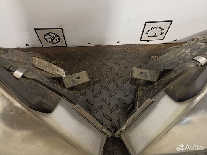 Фара правая для Nissan Primera P12E