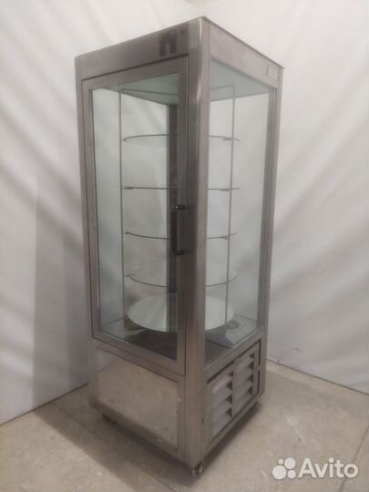 Кондитерская витрина