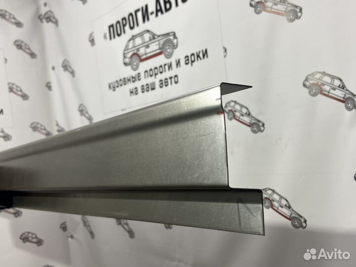 Toyota Land Cruiser 200 порог + усилитель левый