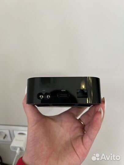 Приставка Apple TV