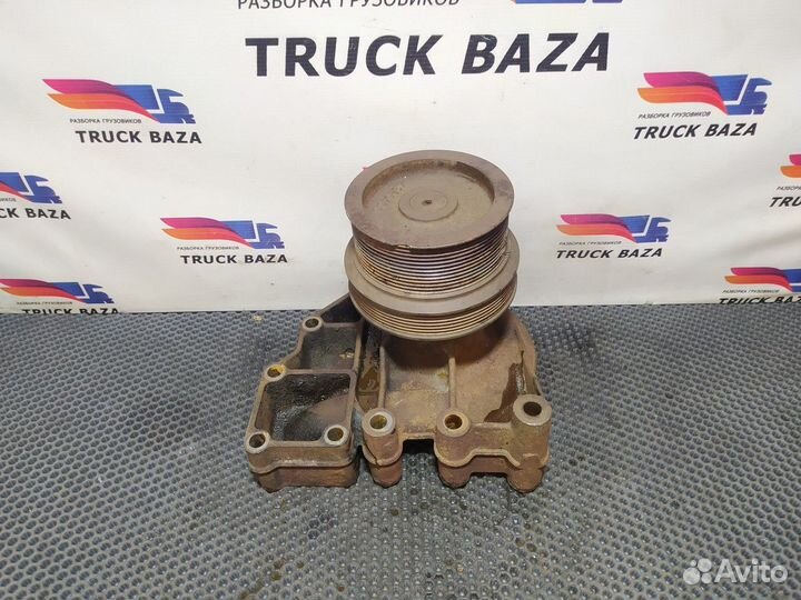 4920465 Насос водяного охлаждения Volvo VNL