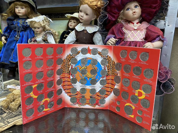 Альбом с монетами СССР 68 монет