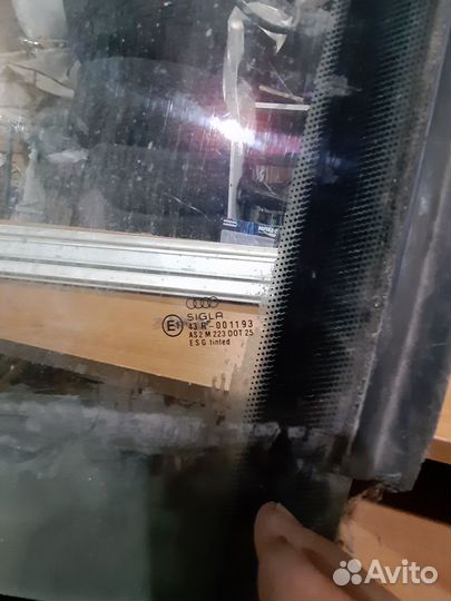 Водительское стекло на ауди 80