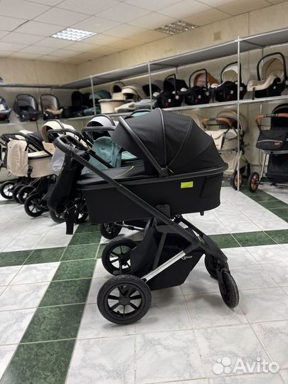 Коляска новая
