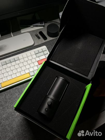 Микрофон Razer Seiren X