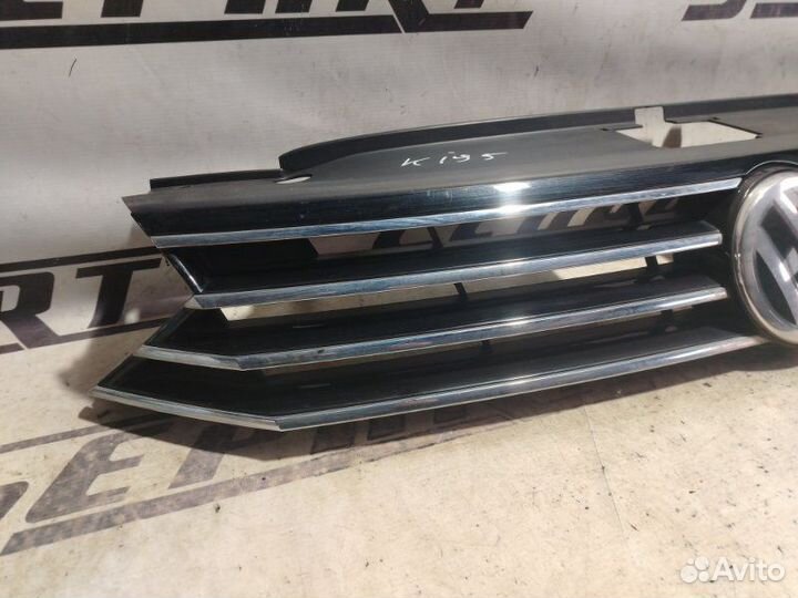 Решетка радиатора Volkswagen Passat B8 2016