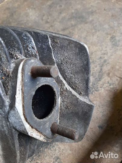 Клапанная головка Днепр мт9 правая