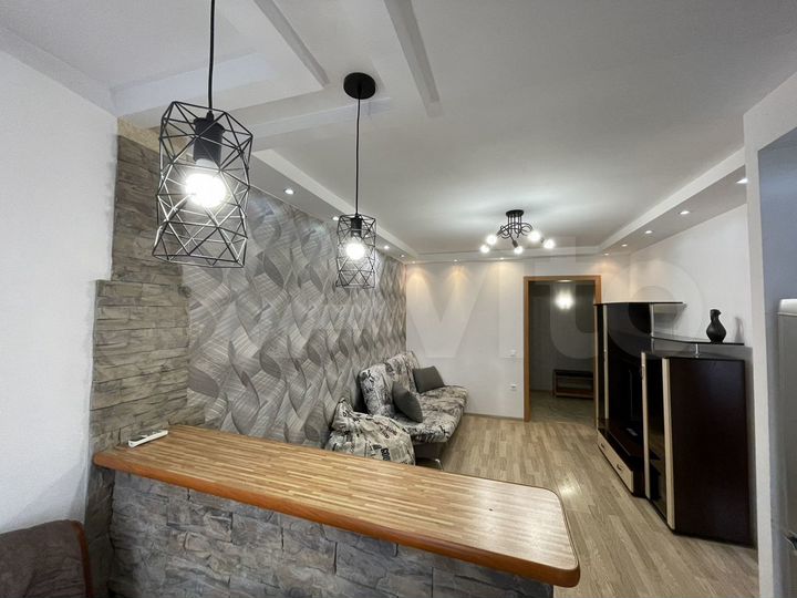2-к. квартира, 47 м², 10/10 эт.