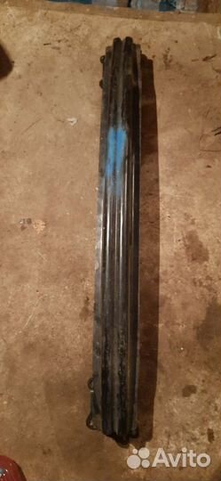 Усилитель бампера VW Гольф 5