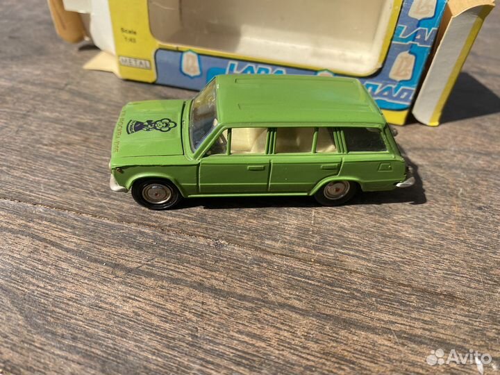 Модель авто1:43 Ваз 2102 Фестиваль СССР