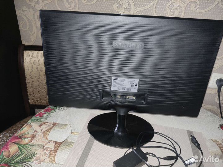 Монитор samsung
