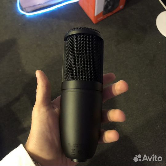 Студийный микрофон akg p120