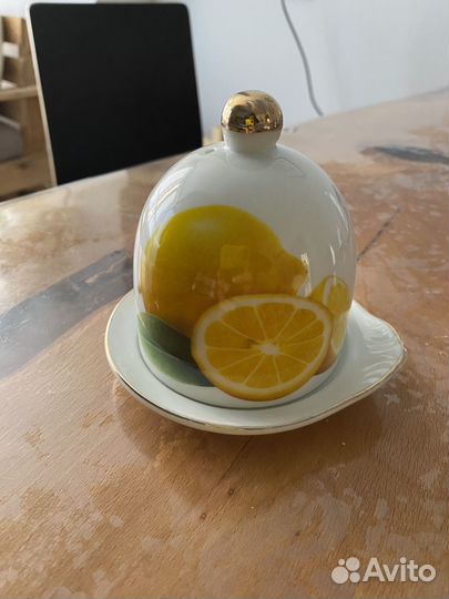 Лимонница с крышкой