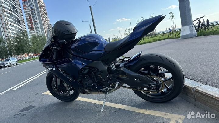 Yamaha YZF R1