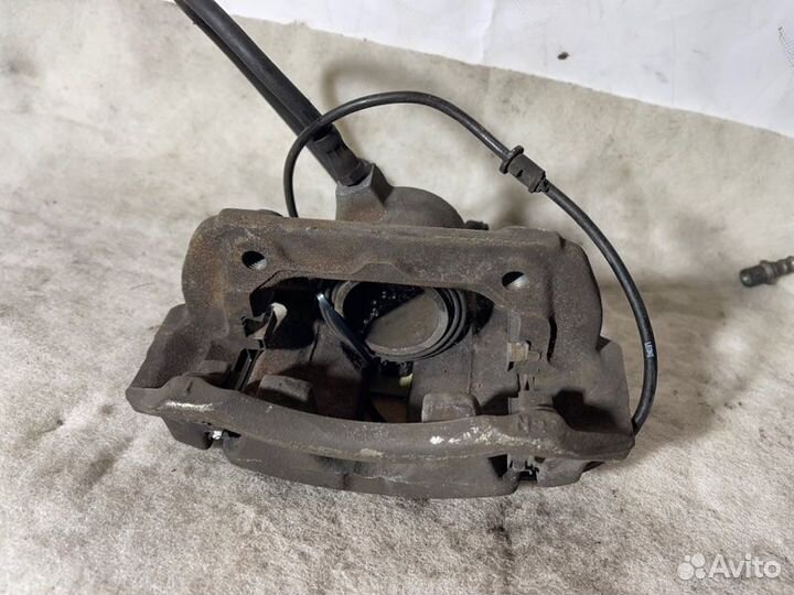 Суппорт передний левый Mercedes C W202 111.945