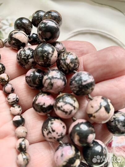 Бусы из натуральных камней крупные