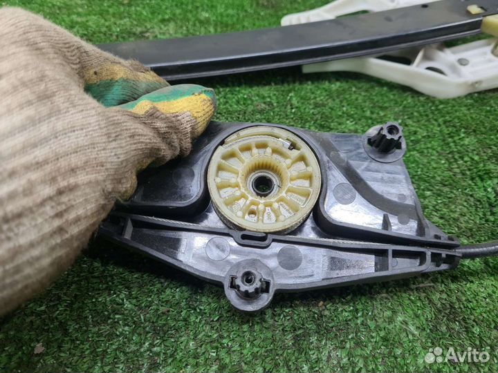 Стеклоподъемник задний левый Audi Q3 8U 2011-2018