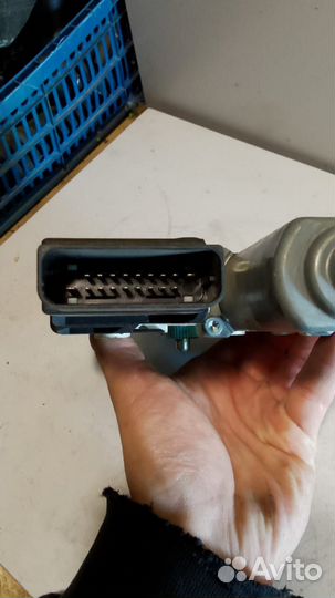 Моторчик стеклоподъемника Volkswagen Jetta