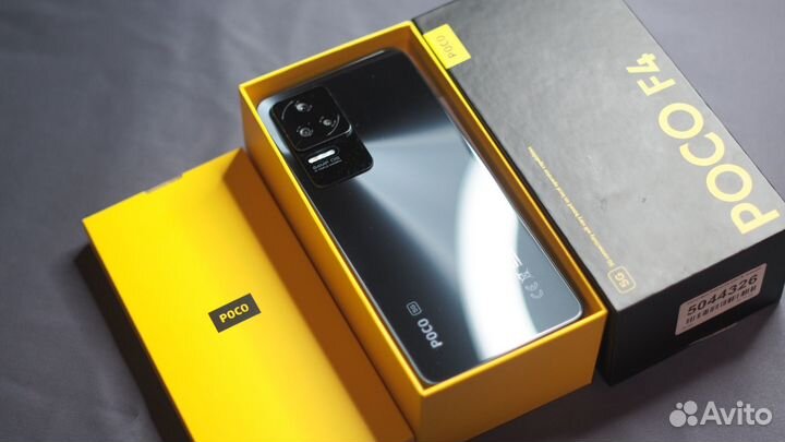Мощный Poco F4