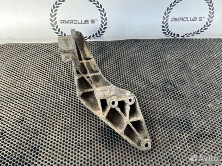 Кронштейн генератора Opel Vectra B