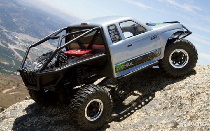 Радиоуправляемая модель 1:10 для Трофи Axial SCX10