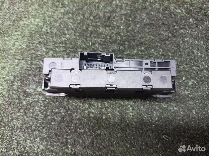 Кнопка многофункциональная VW Tiguan 2007-2011