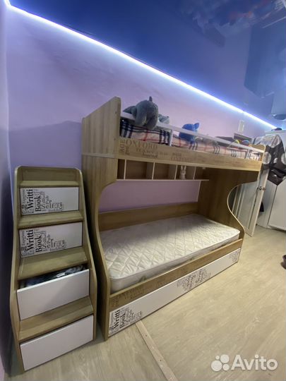 Детская двухярусная кровать с матрасом бу