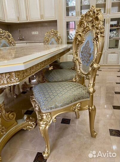 Кухонный стол и стулья комплект