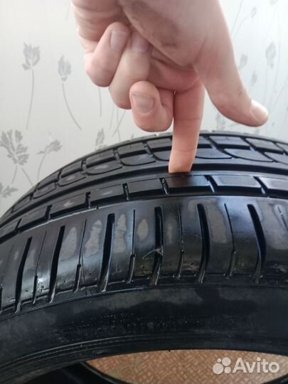 Pirelli P Zero Rosso 255/40 R19 100V