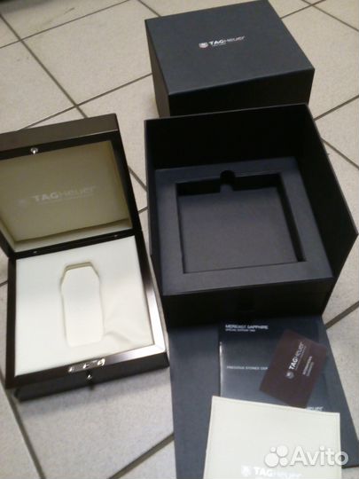 Продам коробку для телефона TAG Heuer
