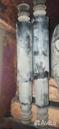 Амортизатоы передние 2 шт