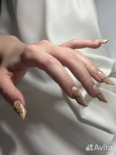 Маникюр и педикюр